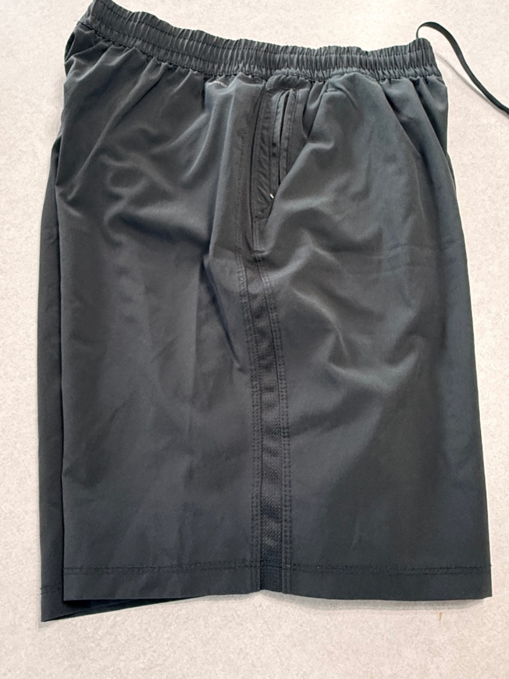 Men's size small Russell lined training fit elastic waist pull on athletic short